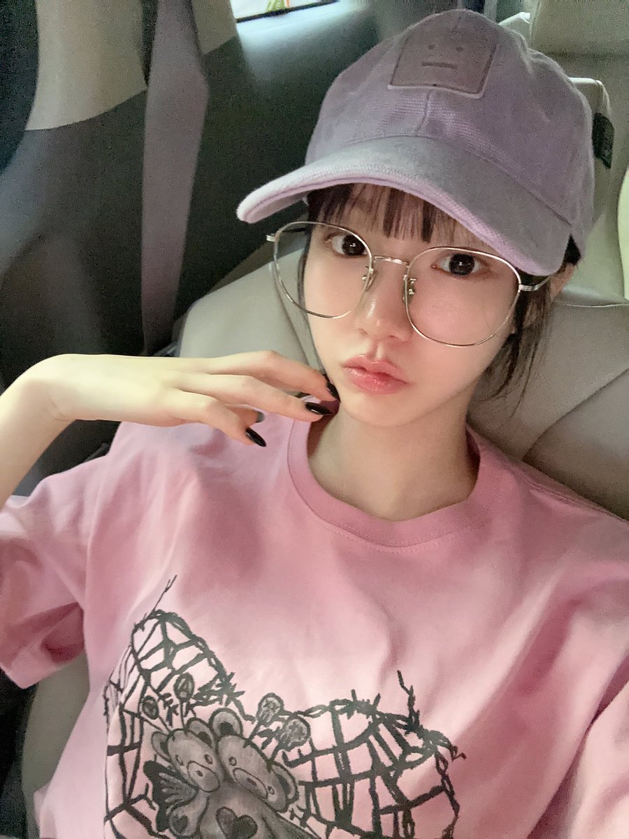 wooahpics_'s tweet photo. #nana ~ weverse update https://t.co/yem0B0IdoZ