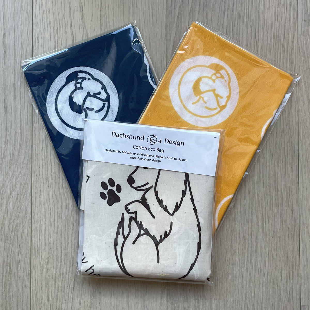 DesignDachshund's tweet photo. 💝まん丸ダックスの手ぬぐい【2組のみ】夢みるダックスのエコバッグプレゼント付

2枚で1500円（消費税込）50%off
送料185円

伝統的な「注染」で、布は、柔らかい「文」です。

サイズは、900mmx350mm
両端は切りっぱなし

ご希望の方はメッセージへ https://t.co/jOkqI5pELQ