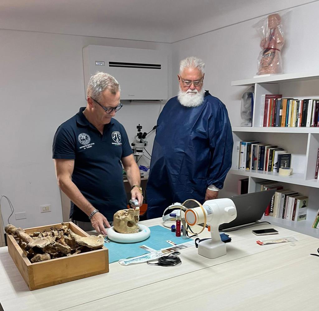 In Sicily, but not on holiday ;) Visiting Scholar at <a href="/Fapab_center/">FAPAB Research Center</a>: archeology/anthropology meets dental radiology &amp; intraoral scanning, with Dr. Elena Varotto, Prof. Francesco Galassi &amp; staff

#medicinalegaleunito
#forensicanthropology 
#forensicodontology 
#forensicarcheology