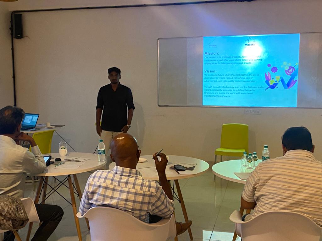 TheStartupTN's tweet photo. π StartupTN has launched the Pitch@Incubator Program to enhance the deal flow, raise awareness about our schemes, and connect Startups with our Angels & VC network.
#PitchAtIncubator #Startups #Innovation #Entrepreneurship #AngelInvestors #VCNetwork #GrowthMatters #StartupsInTN https://t.co/lWHncO5oTl