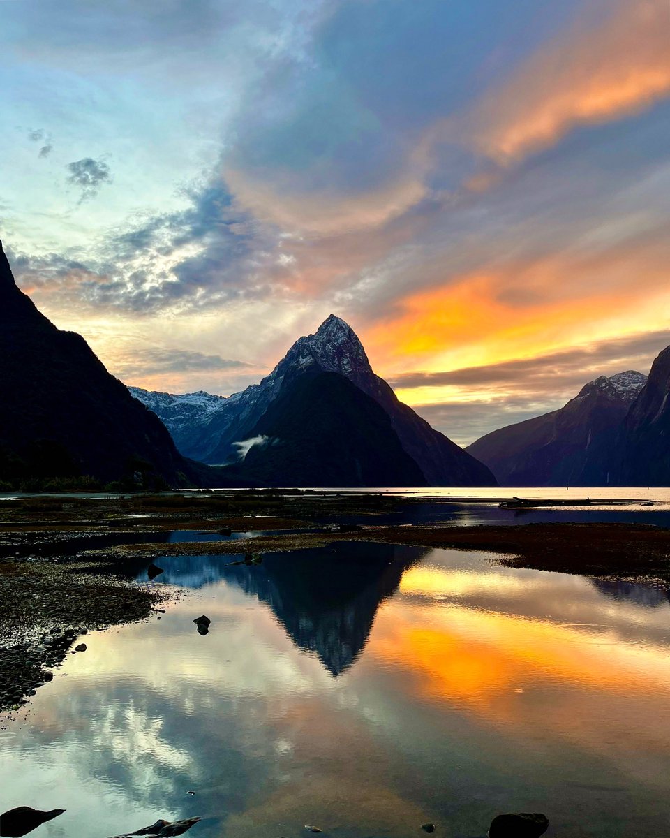 Magic hour. 

#aotearoa #newzealand #nz #milfordsound #mountains #worldplaces #naturewalk #natureshots #naturelover #sunsets #outdoor #explorer #wanderlust #beautifulplaces #happyplace #travels #travelmemories #lovethisplace #takemeback #missit