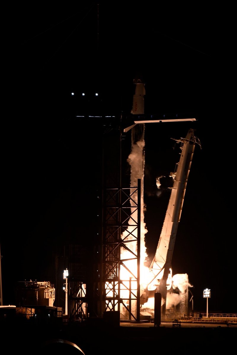 vr_guppy's tweet image. #Crew7 打ち上げ写真がESAのStephane Corvaja氏から届きました。もっと見る→flic.kr/s/aHsk4tY3S6 #NASAKennedy 8月26日(土) 17:18 のです。