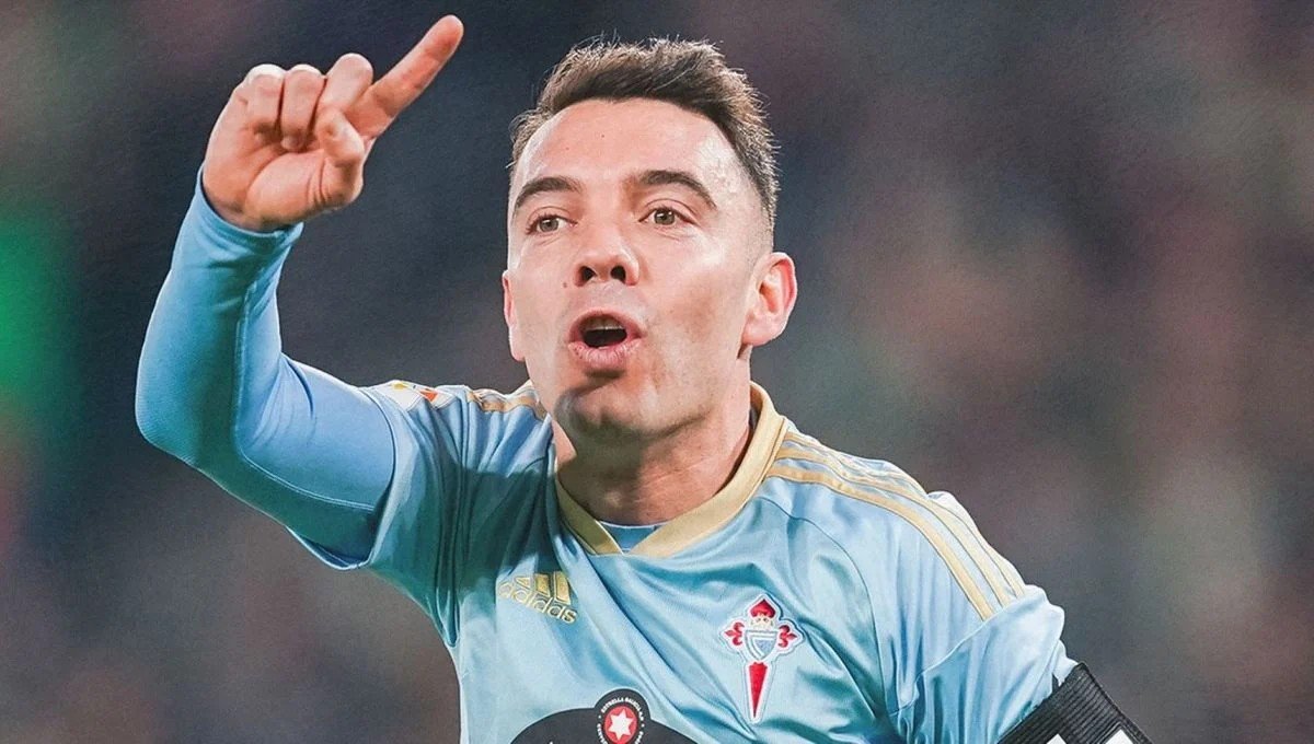 solofichajes123's tweet photo. 🗣️Iago Aspas, delantero del @RCCelta, en @DAZN_ES: "Igual que las cámaras de televisión se meten en el vestuario para saber qué hablamos los jugadores, a mi me gustaría saber que es lo que habla el árbitro con el VAR" https://t.co/IyCC47n2yo