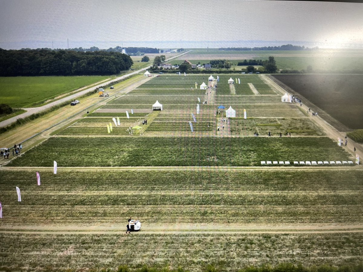 Jaap_Jonker9's tweet photo. Goede opkomst gehad op de #uiendag in #Colijnsplaat @Uinovatie @uirekaonderzoek waar we met een groot deel van ons team van @DeGroeneVlieg aanwezig waren! https://t.co/YvyjCnVJyx