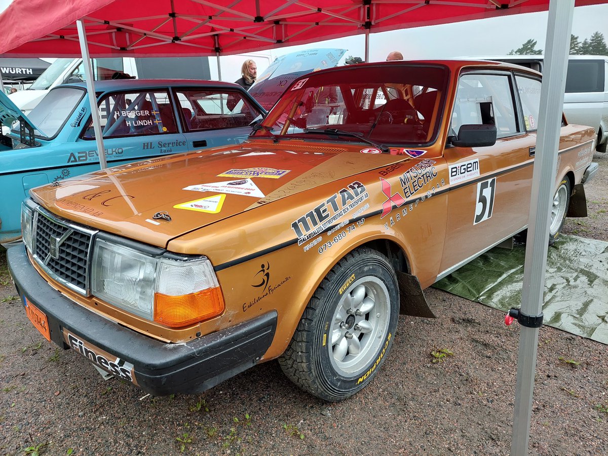 hacp81's tweet image. Making my debut in a classic rally car today. #codriver