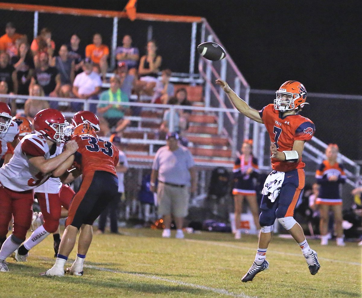 . <a href="/PanaCUSD8/">Pana CUSD 8</a> @TrevorH12674232 withstood a late charge by Vandalia to begin its quest for a fourth straight South Central Conference title 
Story: bit.ly/3QREu1D
