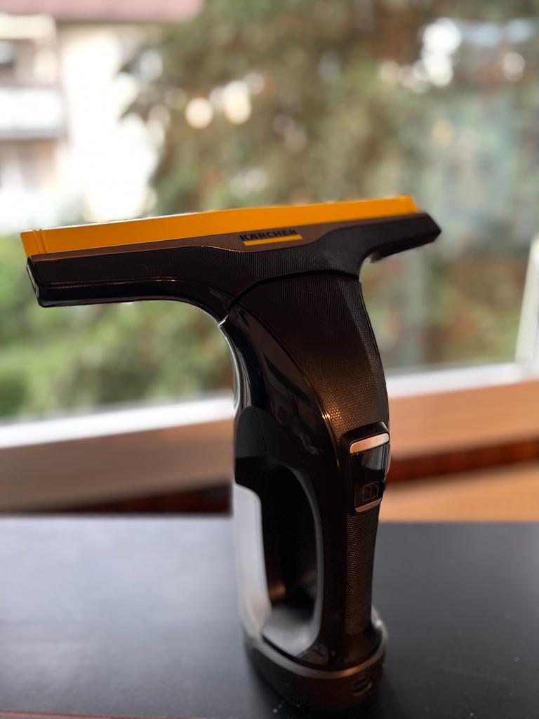 vneethv's tweet photo. Window cleaning is my new favorite thing !! Thank you @KarcherMe for the WV6+ https://t.co/hnQRRlGEb6