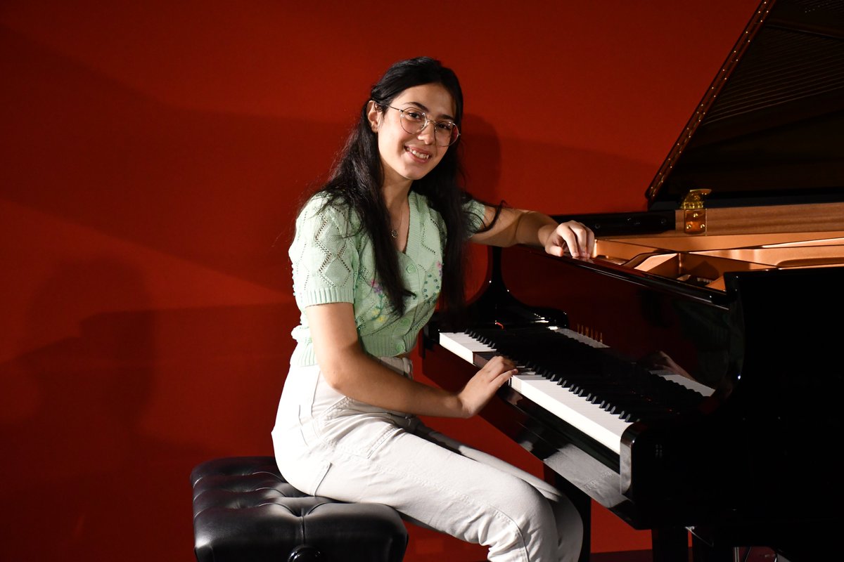 Arya Su Gülenç Uluslararası Pianale Piyano Yarışması'nda finale kalan en genç piyanist oldu bit.ly/45HUWpl Foto: AA