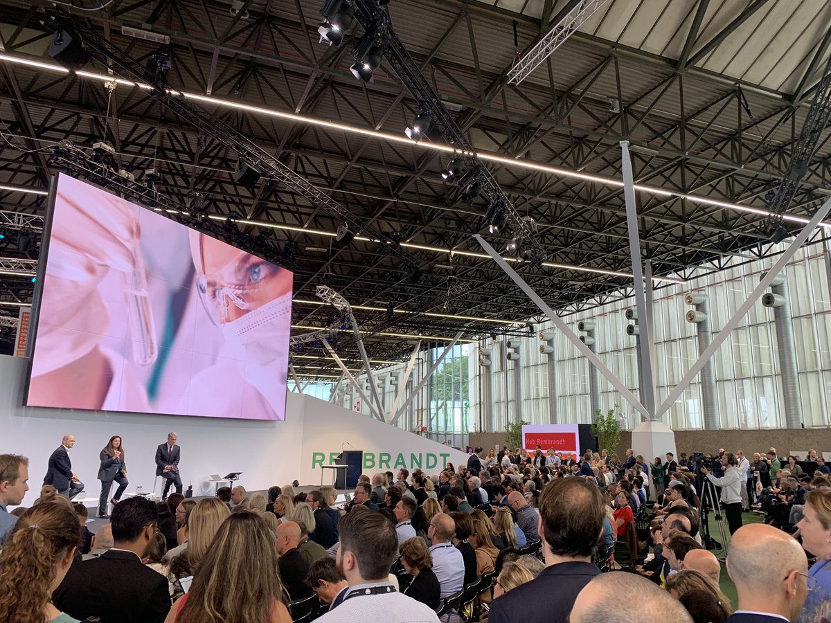Fully packed Rembrandt room! 💣 

Atherosclerosis and inflammation 🔥 got the center stage. Here to listen from the best scientists.
#ESCCongress #cardiotwitter
 #Cardiology #BasicScience