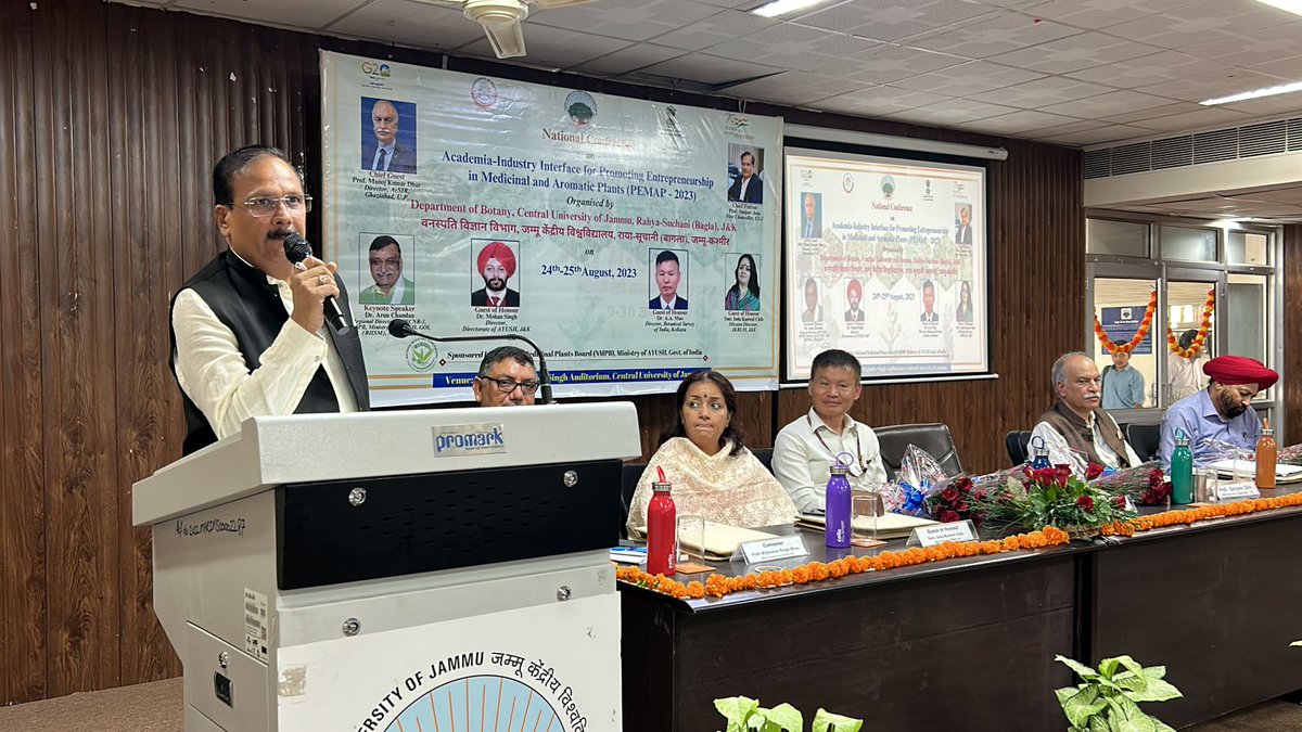 eutierriacuj's tweet photo. Glimpse of a two-day national conference "Academia-Industry Interface for Promoting Entrepreneurship in Medicinal and Aromatic Plants" organised by Department of Botany was inaugurated today at CUJ Addressing more than 100 scholars, students, academicians and farmers. https://t.co/89VxFD522Y