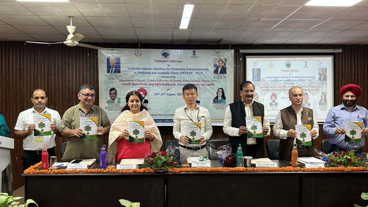eutierriacuj's tweet photo. Glimpse of a two-day national conference "Academia-Industry Interface for Promoting Entrepreneurship in Medicinal and Aromatic Plants" organised by Department of Botany was inaugurated today at CUJ Addressing more than 100 scholars, students, academicians and farmers. https://t.co/89VxFD522Y