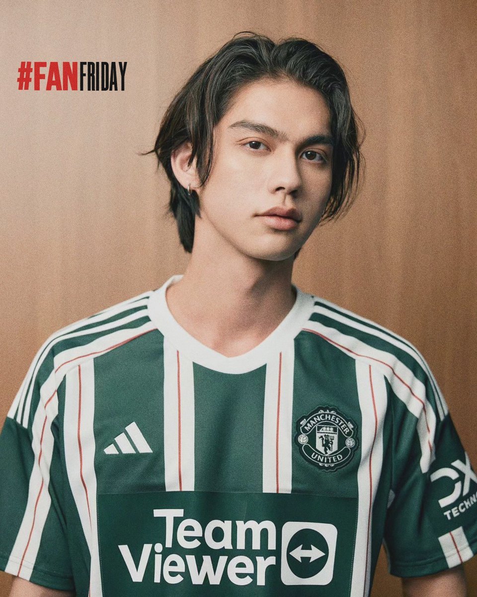 ElleMenThailand's tweet photo. #TeamManUtd บัญชีอย่างเป็นทางการของผีแดง Manchester United ที่มีผู้ติดตามเกือบ 63 คนทั่วโลก โพสรูป ไบร์ท-วชิรวิชญ์ @bbrightvc  พร้อมชุดเยือน ฤดูกาล 2023/24 สีเขียวลายทางจากแบรนด์ Adidas 

#ELLEMENnews
#bbrightvc 
#BrightVachirawit
#MUFC
#UnitedForTheFans https://t.co/4CPN0MxInZ