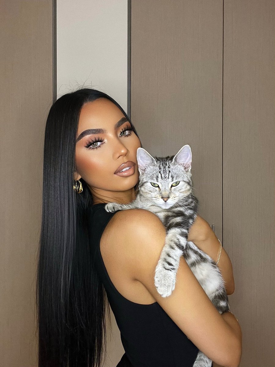 stephanimelania's tweet photo. Mama and daughter 🤍 https://t.co/xzzdQl7q91