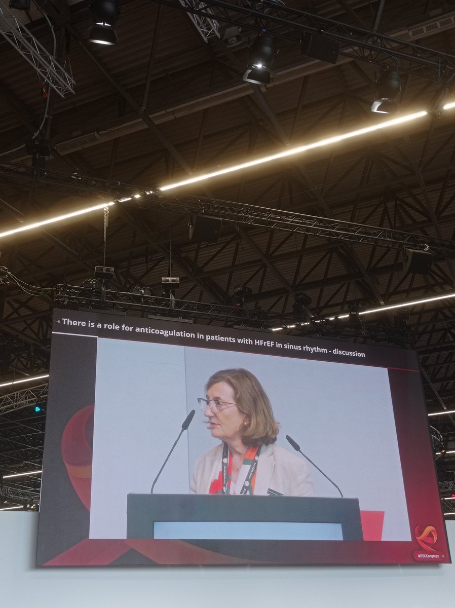 Empezamos el día con un interesante debate con representación española en el #ESCCongress <a href="/MG_Crespo_Leiro/">Marisa Crespo Leiro</a> #FranciscoMarín

¿Cuál puede ser el papel de la anticoagulación en los pacientes con HFrEF en ritmo sinusal?