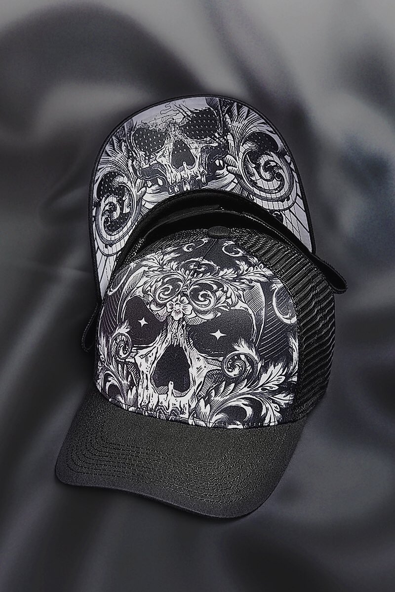 LugusAsylum's tweet photo. #Casquettes #Caps #Berretti #Hyraw #France dispos à #ASYLUM @Lyon 💀🧢☠️
#Passion #Skull #Crâne #TêtedeMort #Octopus #Cthulhu #Death #Casquette #Cap #Rock #Metal #Gothic #Macabre #Look #Style #StreetGoth #Mode #Shopping #ShoppingLyon #LyonShopping #LugusAsylum #ASYLUM #Fashion https://t.co/Dg0pWTffkH
