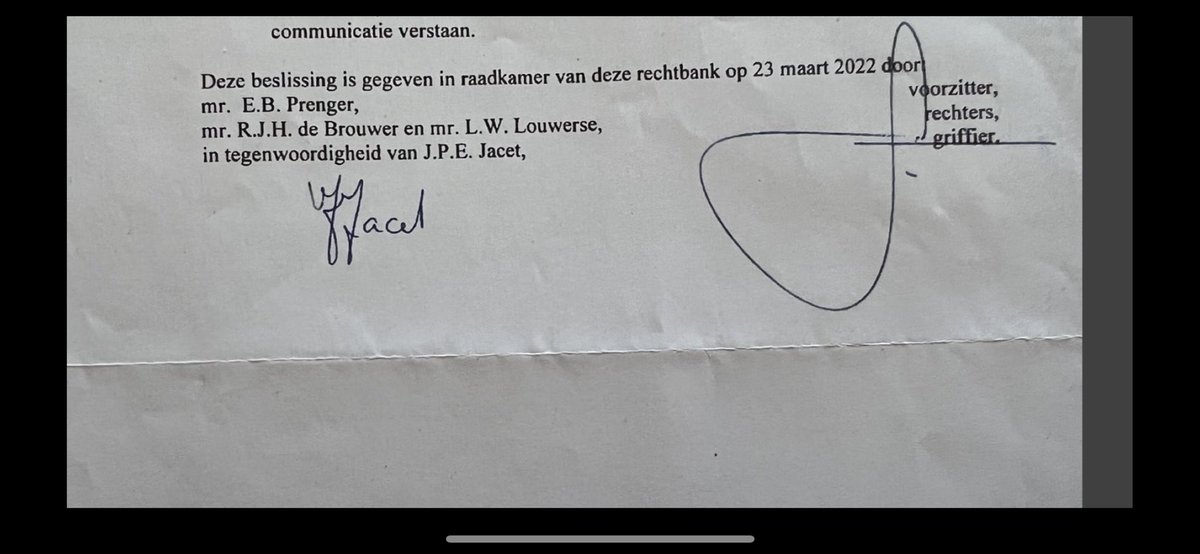 huig_plug's tweet photo. Een Amsterdamse collega-raadsheer van Louwerse deed aangifte tegen mij in Dossier Coldenhove (= het verhaal van Lisa).
Deze collega-raadsheer van Louwerse is hertrouwd met de vader van Lisa! Louwerse gebruikte valse aangiftes om mij in de gevangenis op te bergen! 💣💥 https://t.co/1WjP8Y6VmI