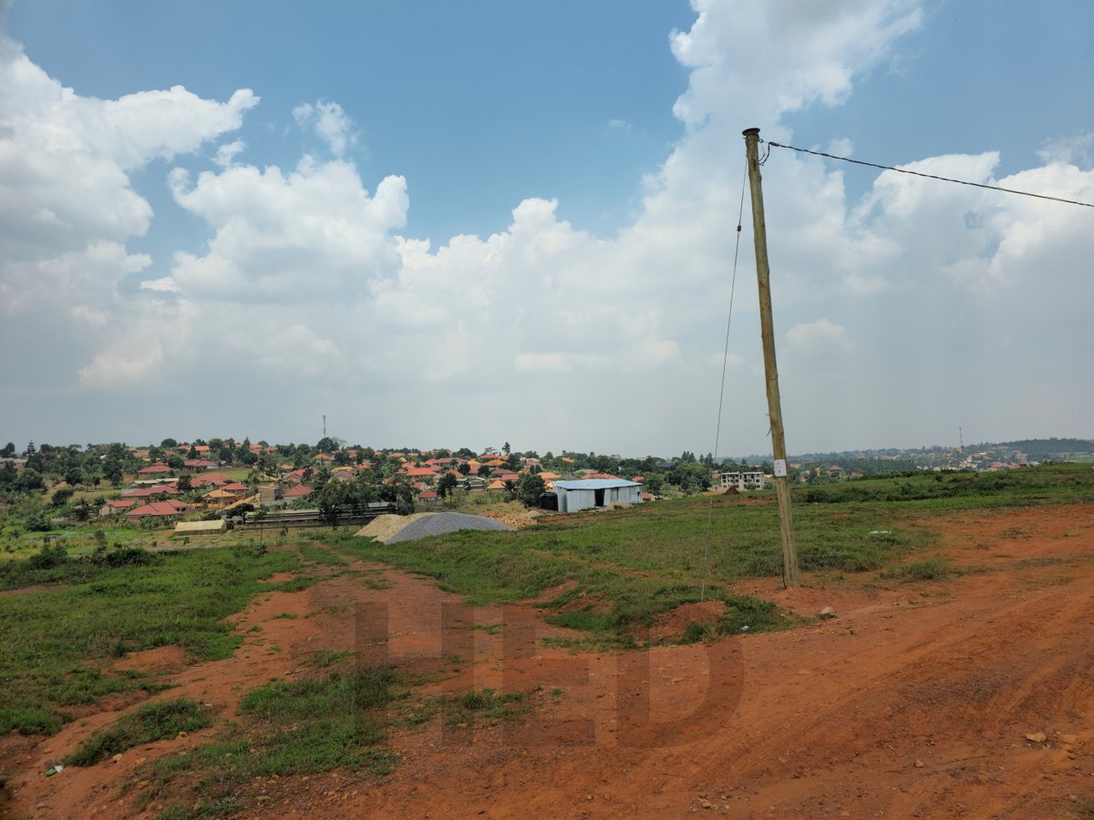 honest_estate's tweet photo. Location -  Namugongo Sonde
All plots are 50 x 100
Free hold, all titles are available 
600m off the main road 
Price - 70m
Free Inspection
Call 0772 572 873 or 0701 572 873 https://t.co/R3p8bIDos9