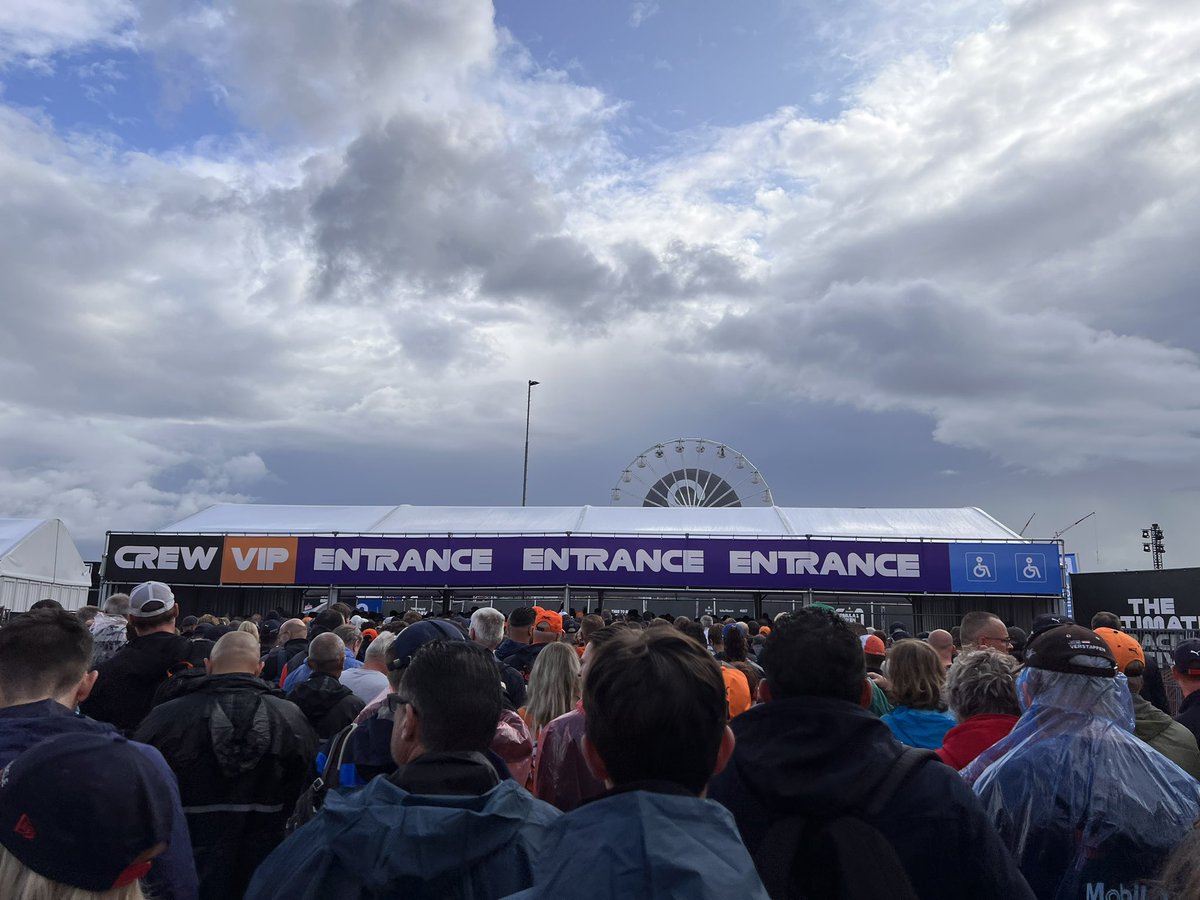 Compliments for <a href="/ZandvoortaanZee/">Gemeente Zandvoort</a> <a href="/DutchGrandPrix/">Dutch Grand Prix</a> <a href="/NS_online/">NS online</a>  for the organisation 👍🏻👍🏻👍🏻 A perfect two hours travel from an 🧡🧡🧡@oeteldonkcentroal naar Gate 1!!!! <a href="/OrangeArmy/">Orange Army</a> on track….