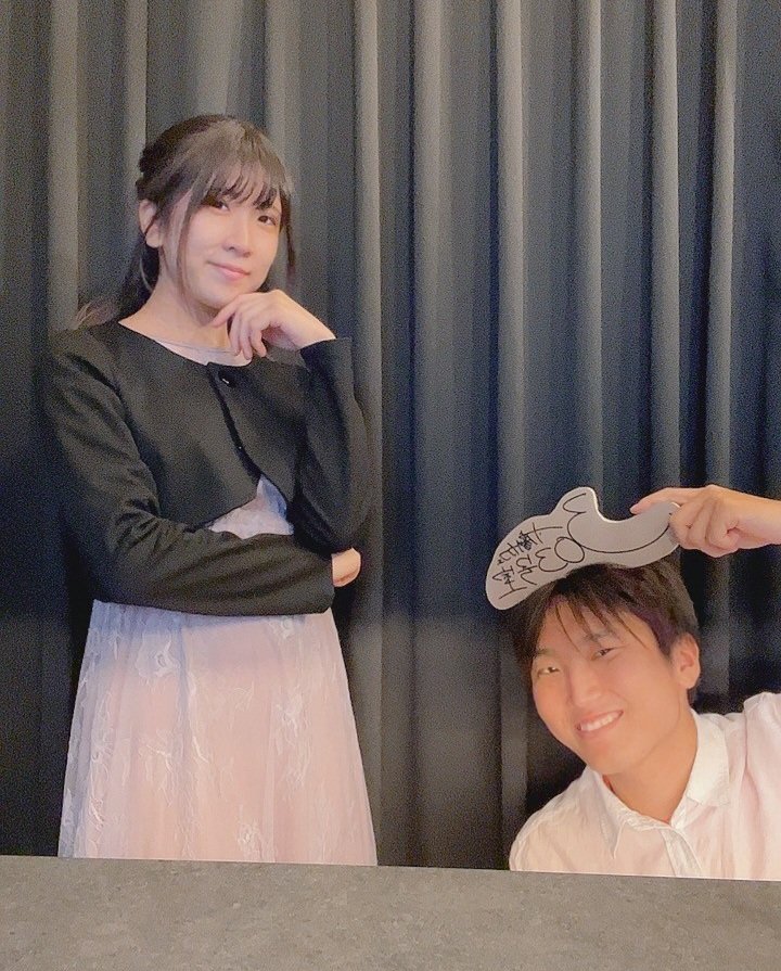 room303cafe's tweet photo. 8/26
本日もご来店ありがとうございました✨
当店ではメッセージカード付きドリンクも販売しておりこちらを頼んで頂くとお好きなキャストさんから直筆メッセージを貰うことが可能です🙆‍♀️
来店した記念やキャストさんとお話した記念に是非ご注文ください🌟
 写真は今日のメンバーと303号室ドリンクです🥰 https://t.co/2gkFwJYK5n
