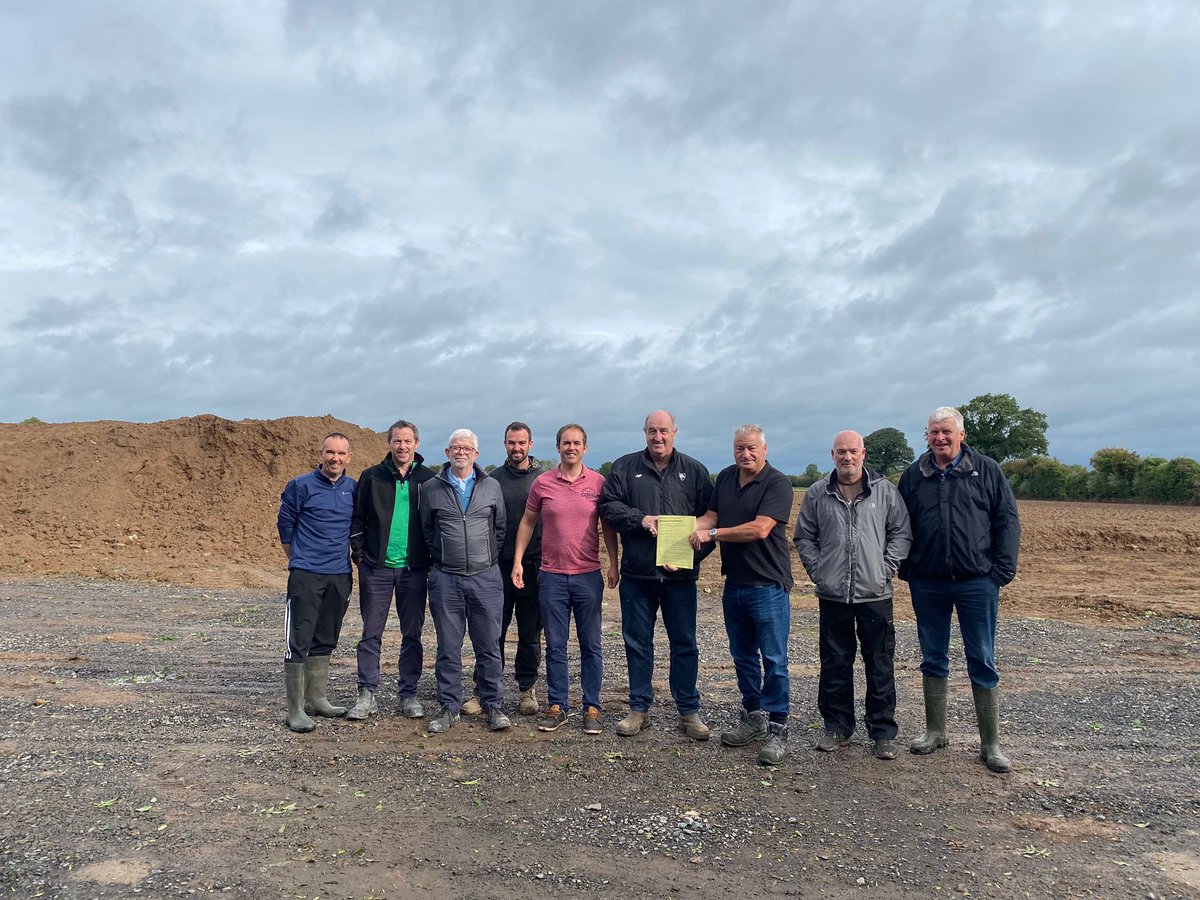 StUltansGFC's tweet photo. St Ultans Coogan Park Martry re-development- signing of contracts. 
Club Chairman Tony Casserly; main contractor Tony Pender of Penturf; Pat Suttle of Kealy Suttle Agronomy; and members of St Ultans Coogan Park Martry Development Committee.

https://t.co/zkGTxID97I https://t.co/uJqCLyxcLg