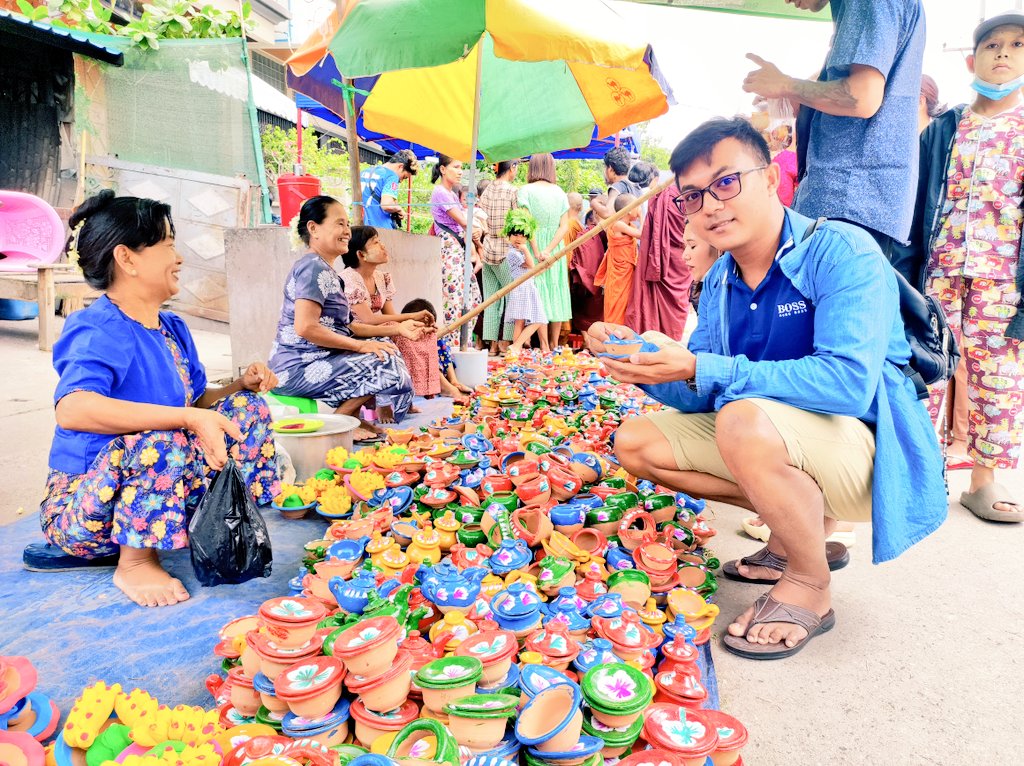 kozwe29's tweet photo. အိုးပုတ်ပွဲတော် (ခေါ်) အိုးပုတ်ခိုးပွဲတော် 💜 https://t.co/WUYvzxJWu7