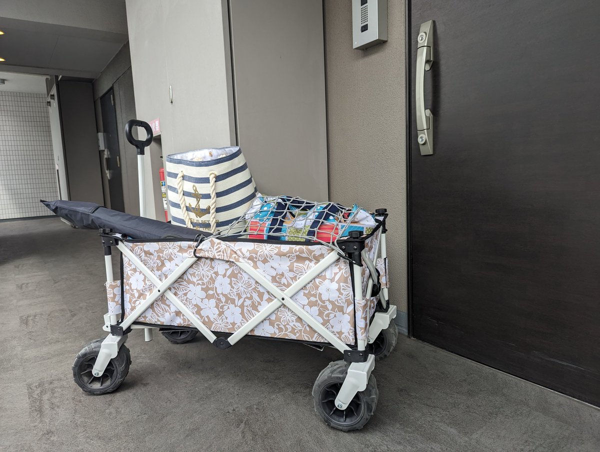 adionne87's tweet photo. 車なしでも海🏖️行けるように工夫してみた！
電車ですごい目で見られたけど🤫 https://t.co/5fGhGgWbuW