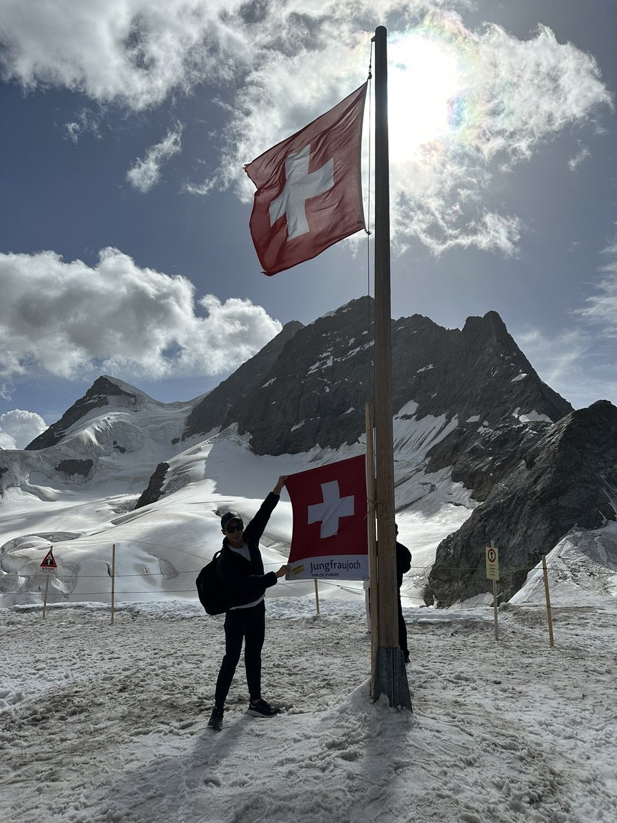 machannkunn's tweet photo. スイスわず。4日で25万円使ったよ
ƪ(˘⌣˘)ʃ

スイスは世界一の物価やから
リアルに何もかも高い笑 https://t.co/gTClr1V1Hp
