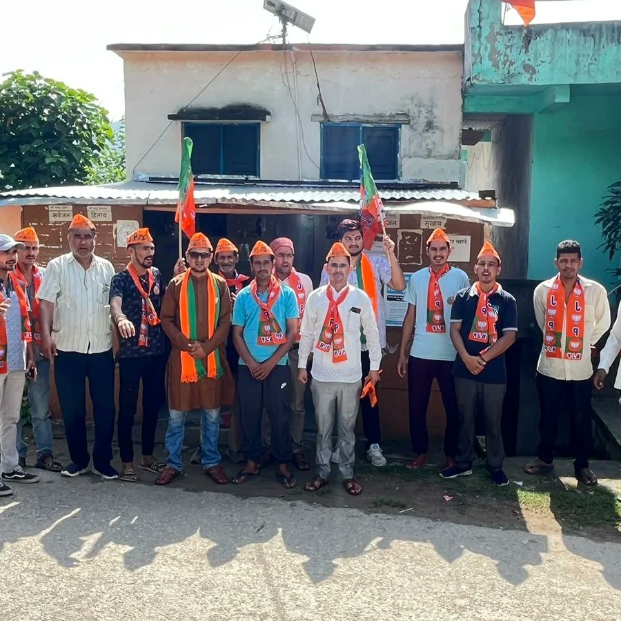 BageshwarBjym's tweet photo. आज शक्ति केन्द्र काफलीगैर के पासदेव बूथ ���ंख्या 157 में उपचुनाव के निमित्त युवा मोर्चा द्वारा युवा संवाद किया गया।।  इस कार्यक्रम में प्रदेश मंत्री पूरन नगरकोटी जी, शक्ति केन्द्र संयोजक ललित डंगवाल जी,बूथ युवा प्रमुख नीरज सिंह बिष्ट जी ,जिला उपाध्यक्ष योगेश सनवाल जी  मौजूद रहे ।। https://t.co/YThENc2jyE