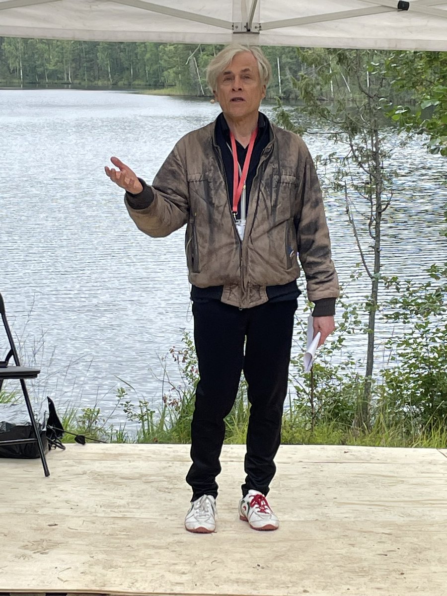 Siponkoski's tweet photo. Turvallisuus on turvapaikka @MariLeppane ja Mika Pantzar valoivat toivo, uskoa ja tulevaisuutta #johtajatulet2023 https://t.co/cwgaWqIs2D