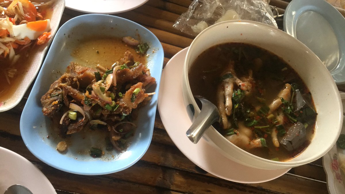 YJ2137's tweet photo. ขาดสารอาหารสำคัญไปอย่างนึง 🤔🤭🤪🍺🥃 https://t.co/eBMh4pPefF