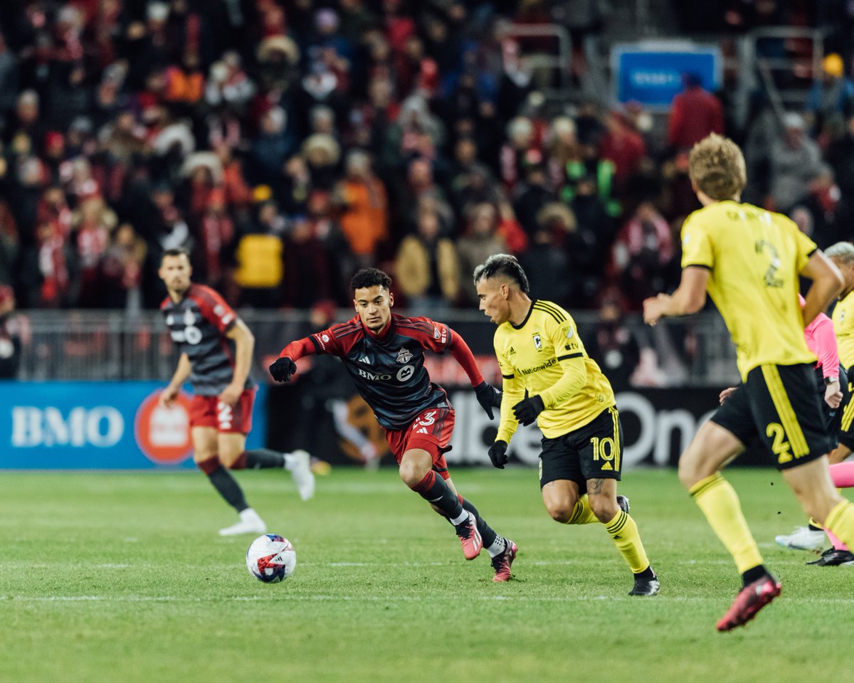 WakingtheRed's tweet photo. Toronto FC will not only be hoping to pick up their first point in 7, but look to finally get their hands on a W for the first time since May 27. 

@aasimhashim sets you up for #TFClive vs. #Crew96 

https://t.co/TBC5VdiYyC

📸: @seanpollock https://t.co/RzqphvHaL1