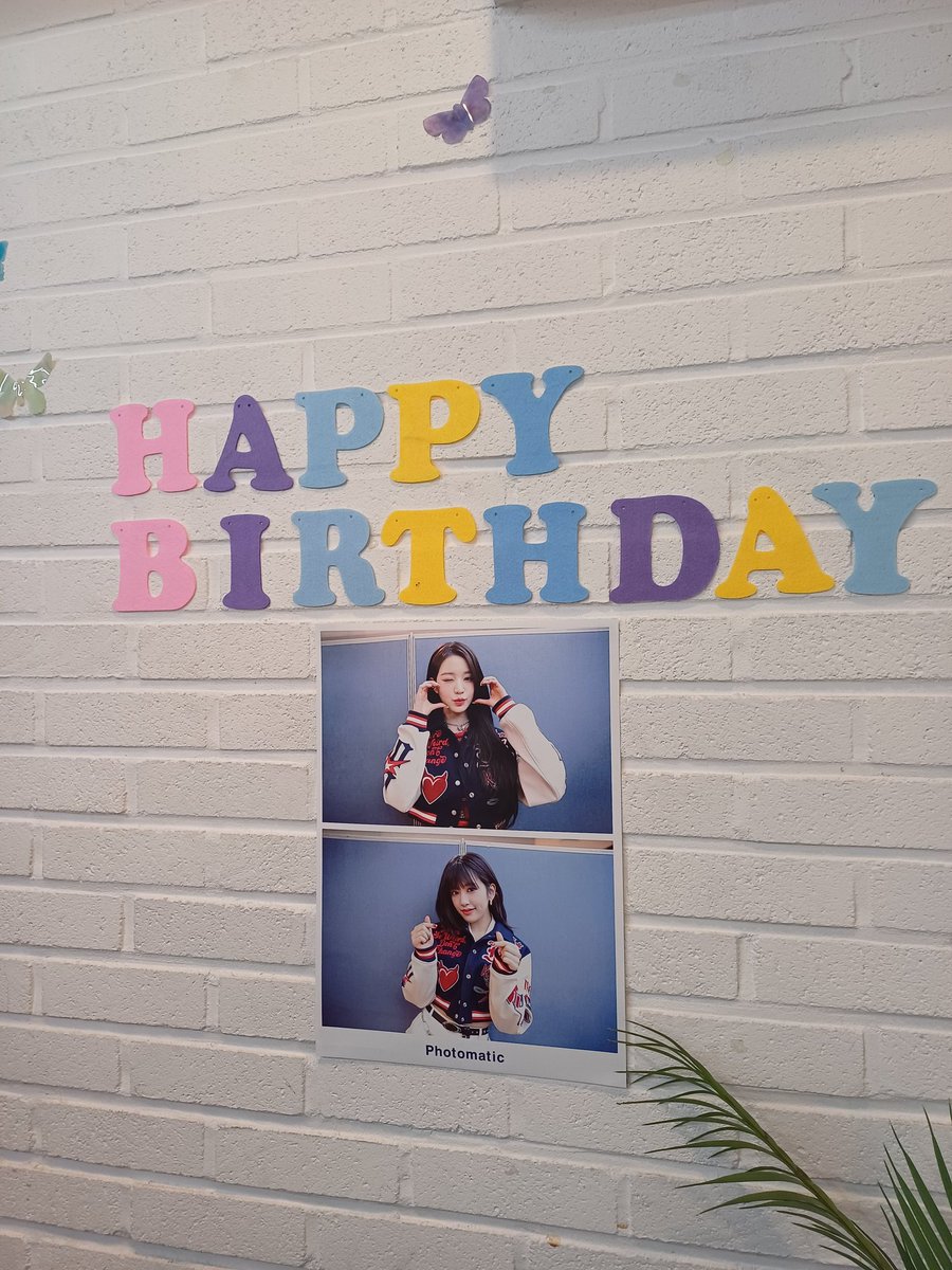 Lucky_vicky831's tweet photo. #Hello_Princess
#안녕즈_공주님들_생일파티
첫 생카💓 너무 잘 꾸며져있고 빵,음료도 맛있었어요!
특전도 완전🫶🏻 https://t.co/VXH6DBubQZ