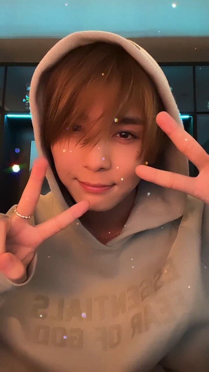 JUMP9aiing's tweet photo. フォロワー100万人記念のスクショタイム https://t.co/ms5R3feo7P