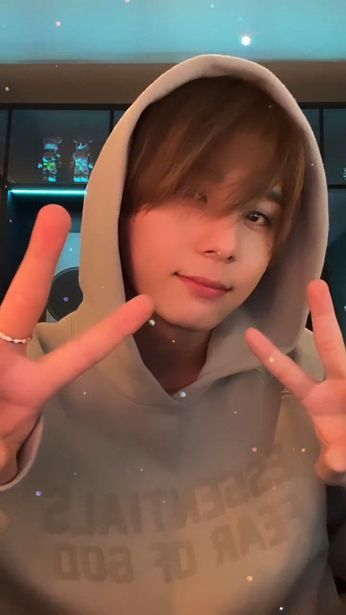 JUMP9aiing's tweet photo. フォロワー100万人記念のスクショタイム https://t.co/ms5R3feo7P