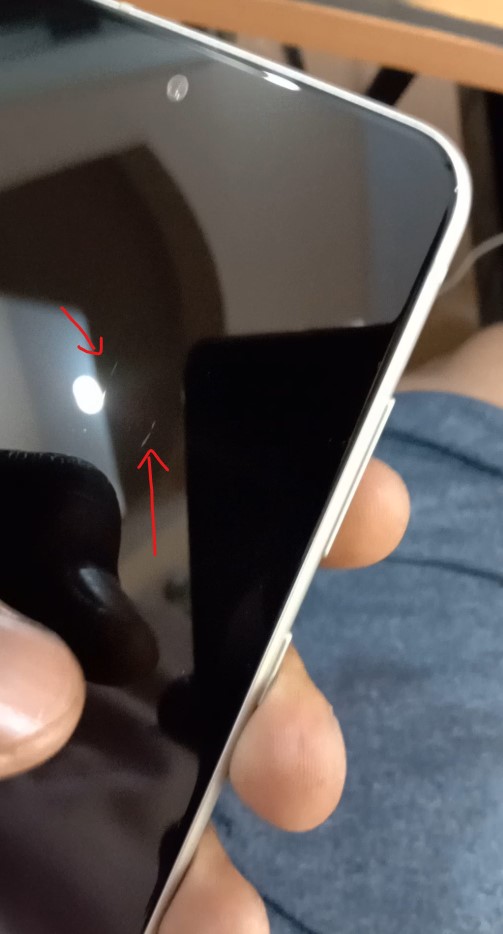 jithendran93's tweet photo. @flipkartsupport : I raised a new Return ID12102898925013742747 , the old request, seller rejected it stating the delivery was intact, the problem is there was no open box delivery for this item, and after unboxing the phone i did find the device had scratches on it. @Flipkart https://t.co/81s57qqkZ4