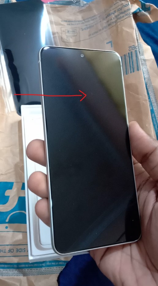 jithendran93's tweet photo. @flipkartsupport : I raised a new Return ID12102898925013742747 , the old request, seller rejected it stating the delivery was intact, the problem is there was no open box delivery for this item, and after unboxing the phone i did find the device had scratches on it. @Flipkart https://t.co/81s57qqkZ4
