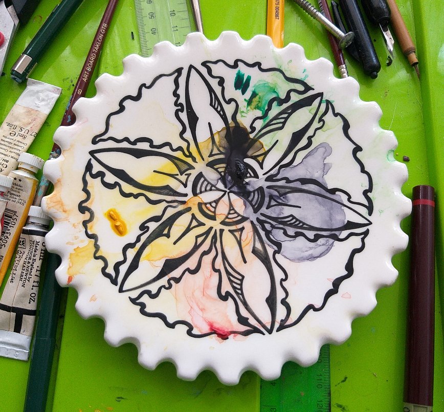 EsveeWeb3's tweet image. Ceramic plate serves as handy palette and inspiration at same time.
#RADR #repurposed