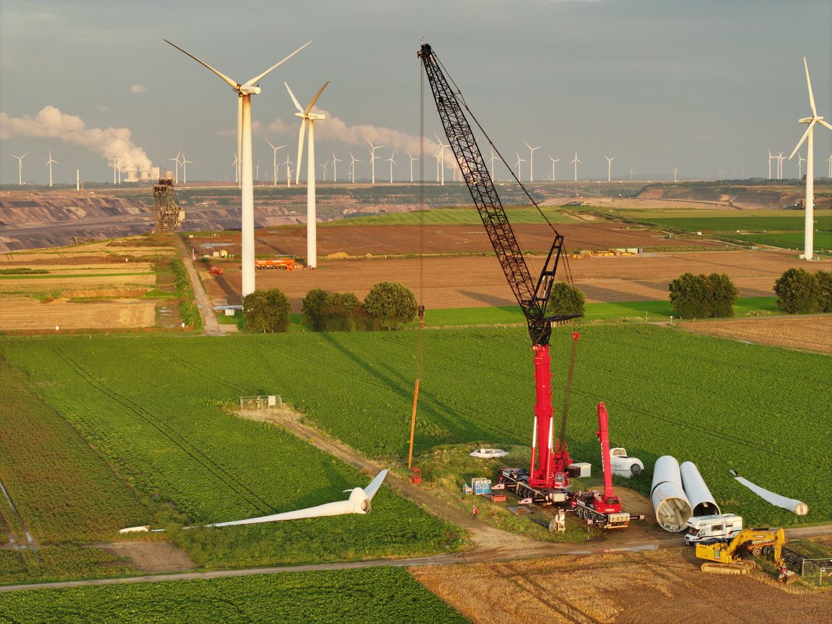 Mitten in der Klimakrise lassen <a href="/gruenenrw/">B'90/Die Grünen NRW</a> &amp; <a href="/CDUNRW_de/">CDU Nordrhein-Westfalen</a> intakte Windräder abreißen, um den Kohletagebau Garzweiler zu erweitern. Keine Pointe. #NRWE
