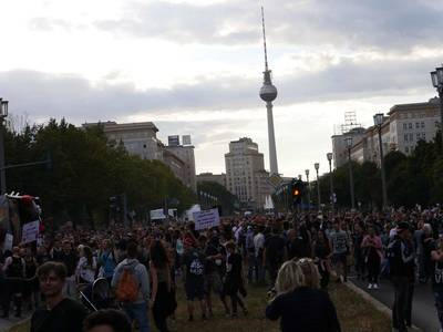 #Zug #der #Liebe, #Beyond #Borders #Festival, #Dunckerstraßenfest &amp; mehr tolle #Events in #Berlin: is.gd/vGZRIy