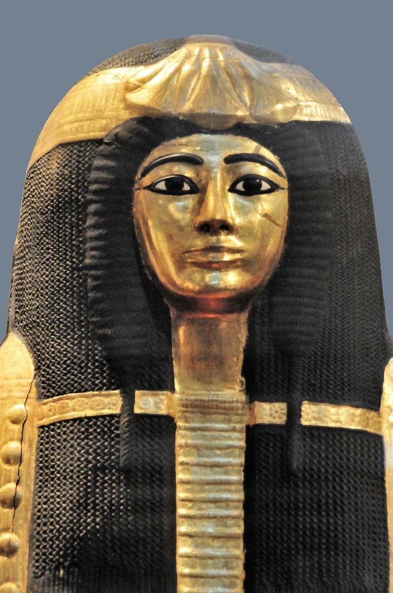 Bore da Cymru a'r byd! Y Newyddion! 🏴󠁧󠁢󠁷󠁬󠁳󠁿
Good morning Cymru and the world!  The news!
The British Museum reports the return of some stolen artefacts!
Meanwhile, the areas of the world, where the, "Empire on which the sun never set," spread its tentacles, waits in anticipation!🏴󠁧󠁢󠁷󠁬󠁳󠁿🏫