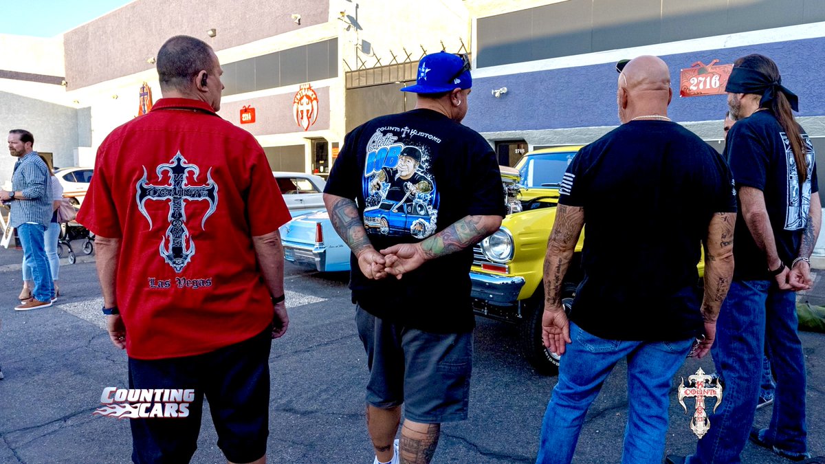 AMAZING turn out last night at @cigarscarsgroup! Thanks to everyone who showed up with their awesome rides, and we’ll see you on the next one! #history #lasvegas #countskustoms #countingcars #cigarsandcars
