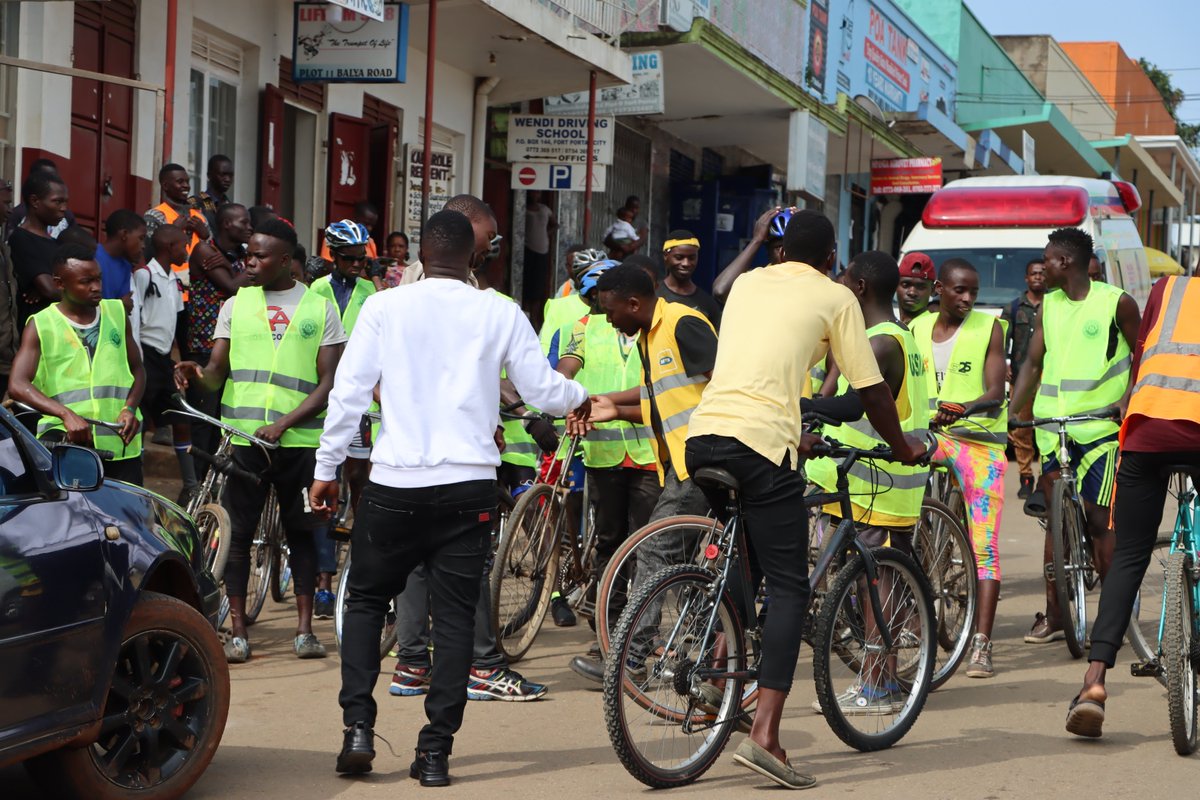 USSIAssociation's tweet image. #bikeride competition in #FortPortal #streetmarket exhibition 2023. #joinus now in the #streetmarket.
@USSIAssociation
#SME #events #exhibition 
#mtnews