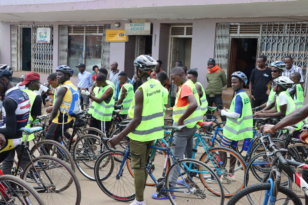 USSIAssociation's tweet image. #bikeride competition in #FortPortal #streetmarket exhibition 2023. #joinus now in the #streetmarket.
@USSIAssociation
#SME #events #exhibition 
#mtnews