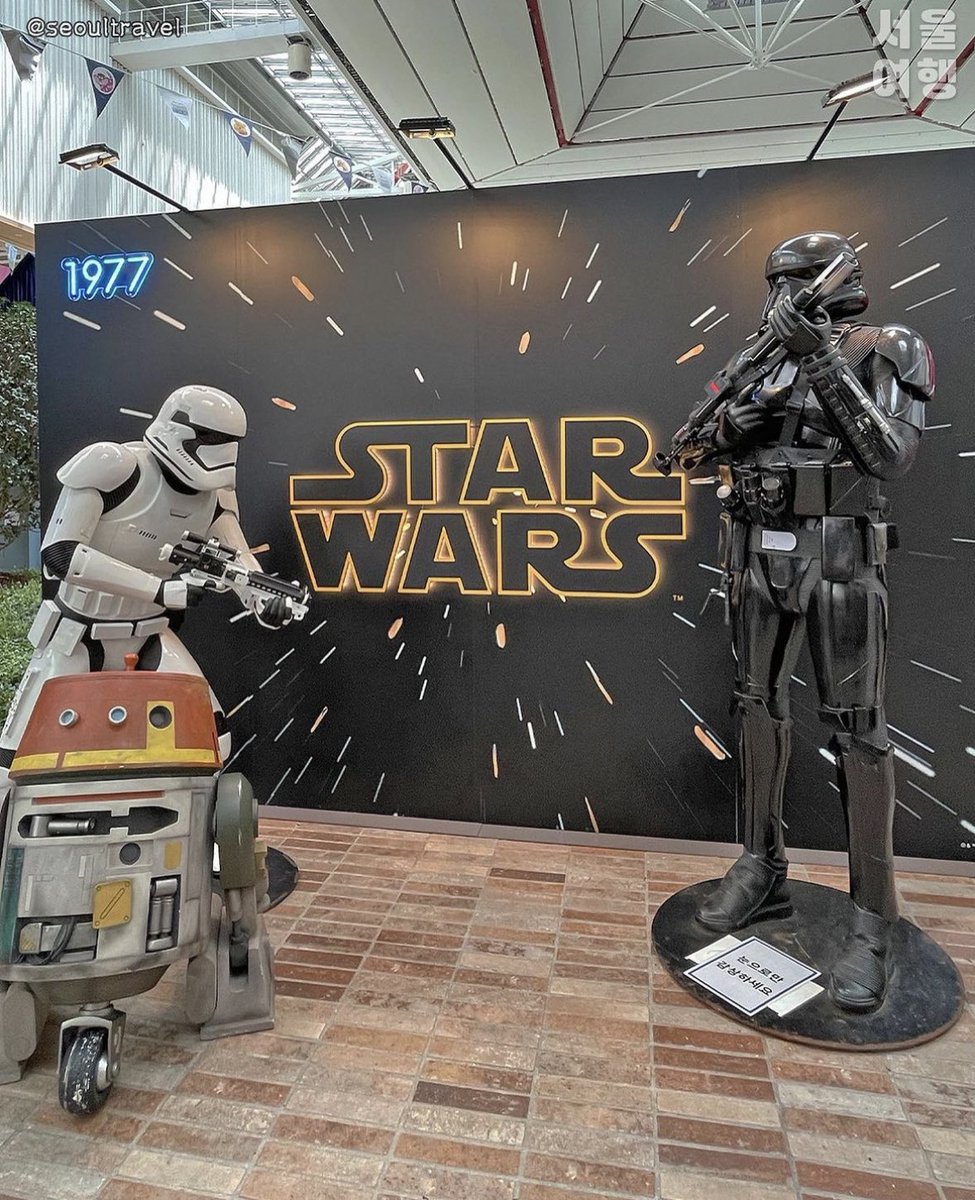 อั้ยยยย แฟนคลับดิสนีย์ต้องปักหมุดเลยๆๆๆๆ ห้าง “The Hyundai Seoul” จัดงาน Disney Summer Fantasy 1 เดือนเต็ม พี่มิกกี้ใหญ่มากกกกก
คาแรคเตอร์อื่นๆก็มากันเพียบเลยๆๆ 
ใครไปเกาหลีช่วงนี้พอดีแวะไปกันๆๆ 

🗓️ 24 ส.ค. - 24 ก.ย. นี้
ชั้น 5 ห้าง The Hyundai Seoul ยออึยโด

#รีวิวเกาหลี