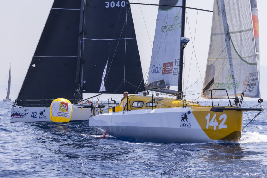 Kito de Pavant (@made_in_midi) on Twitter photo 🎉Victoire de la #PalermoMontecarlo en #Class40 !
6e en temps réel, vainqueurs d’un duel épique avec <a href="/ivicakostelic/">ivica kostelic</a>
Et surtout devant tous ces beaux bateaux affûtés pour les petits airs et menés par des équipages nombreux et talentueux, qui ne donnaient pas cher de notre peau😁 🎉Victoire de la #PalermoMontecarlo en #Class40 !
6e en temps réel, vainqueurs d’un duel épique avec <a href="/ivicakostelic/">ivica kostelic</a>
Et surtout devant tous ces beaux bateaux affûtés pour les petits airs et menés par des équipages nombreux et talentueux, qui ne donnaient pas cher de notre peau😁