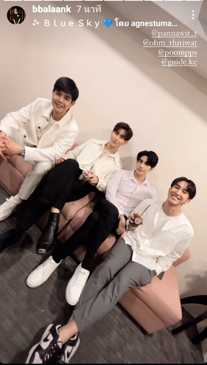 ubrohm's tweet image. กริ๊ดค่ะกริ๊ด..พี่โอห์มกับเชิ๊ตขาว.หล่อออร่ามากกก🤍
#OhmThitiwat 
#SnapProject