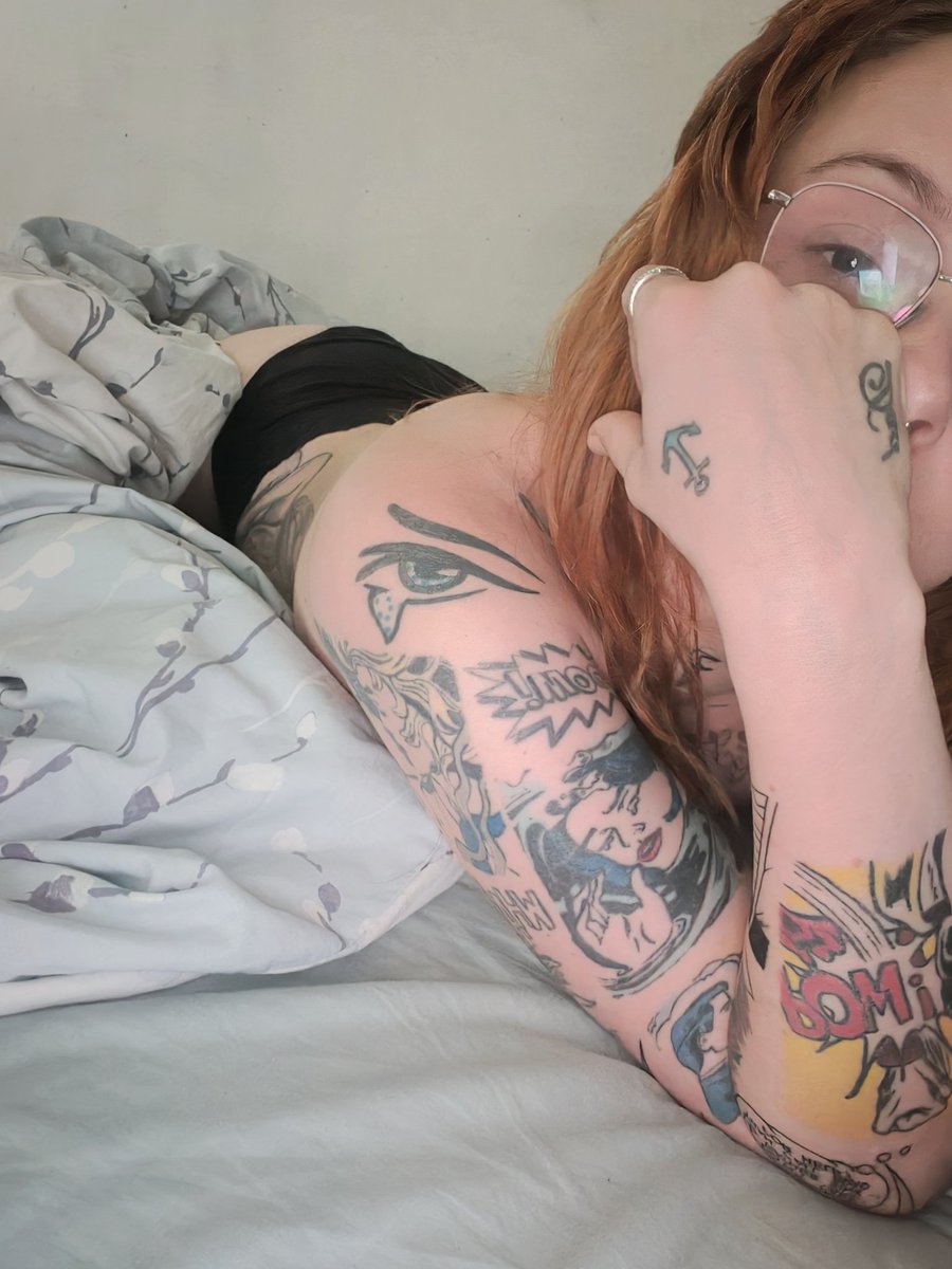 Tb92Xo's tweet photo. Guess who's back! 😘

https://t.co/VrZdR020Un https://t.co/KYaQ0j64AC