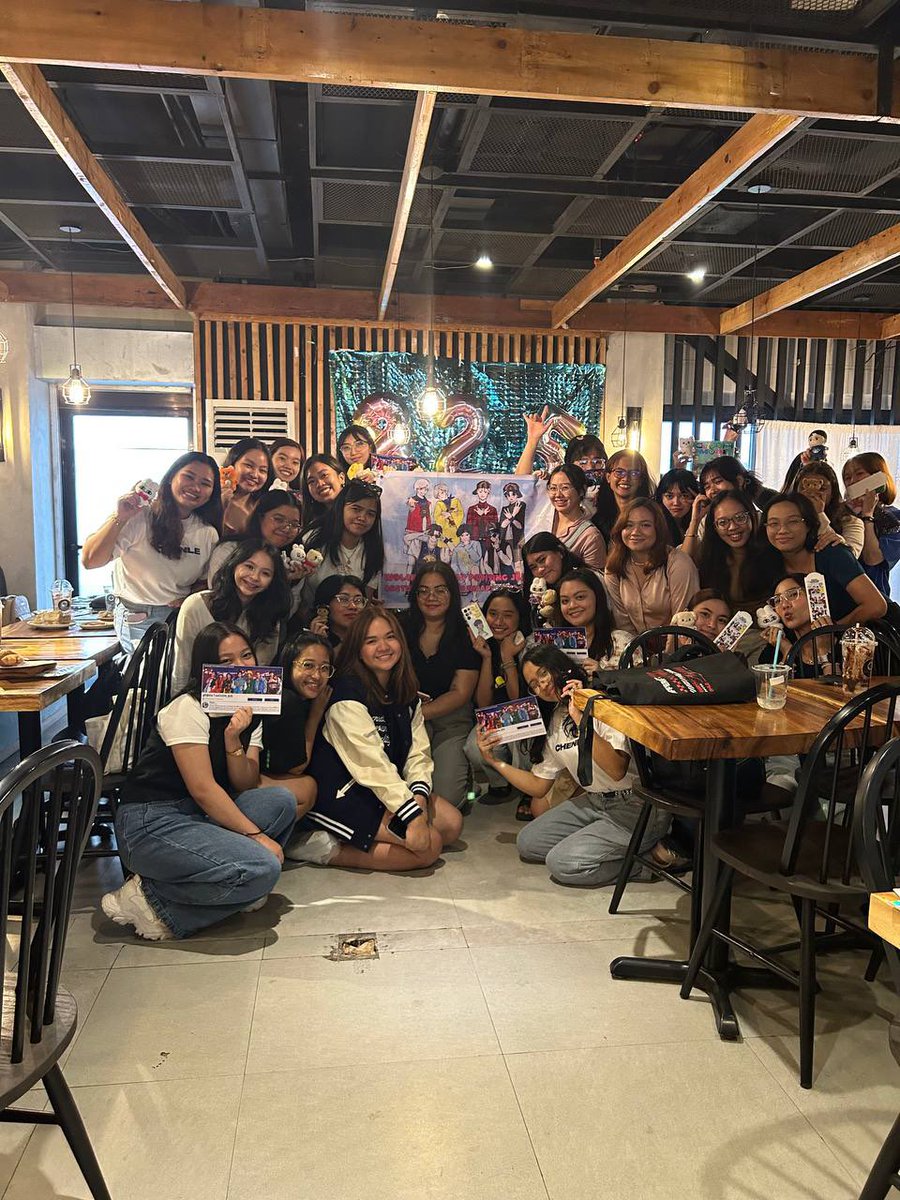 dreamfanproject's tweet photo. AYEEEEEEEEEE CROWD CHECKKKKKK 😆🤟🏻

maraming salamat sa lahat ng nakidogshow kasama namin! hanggang sa susunod na kalokohan 😎🫡

hbd gbu mbtc ulit @NCTsmtown_DREAM 

tag niyo kami sa mga pics niyo dahil chismosa kami aye tingen naman ng mga yan 😳🕶️🤏

#GrandFaceOpkWith7DREAM https://t.co/kAI21VmriM