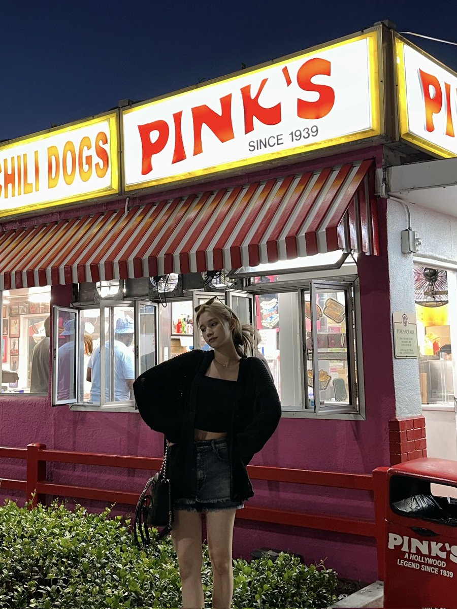 ⠀⠀⠀
       ✨️ ʟᴀ ɢɪʀʟ ᴡɪᴛʜ ᴍʏ ɴᴇᴡ ʜᴀɪʀ ᴄᴏʟᴏʀ ✨️
⠀⠀⠀