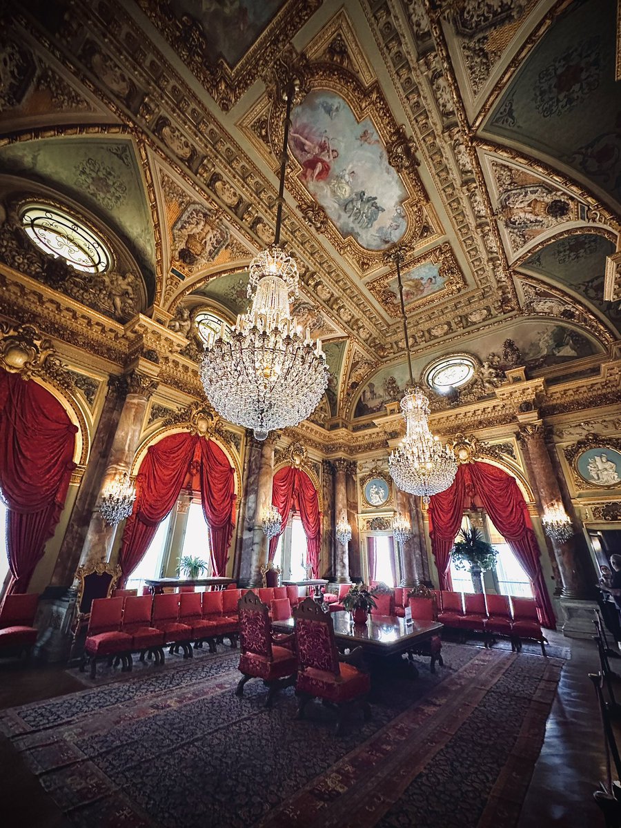 Fancy Room

#FancyRoom #TheBreakers #Mansion #Fancy #OldMoney #Newport #NewportRhodeIsland #RhodeIsland #VisitRhodeIsland #LongExposure #PhotographyIsArt #Photography #OnTour #ColorFilter #ShotOniPhone #iPhone #iPhone14 #iPhone14Max